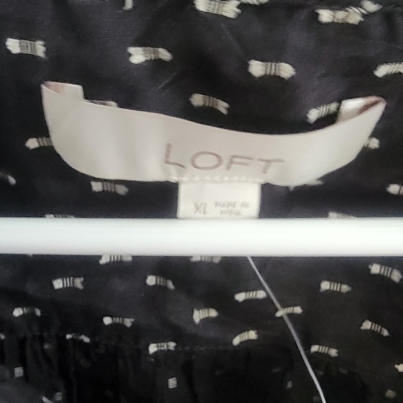 LOFT Black and White Dotted Blouse - Picture 4 of 5